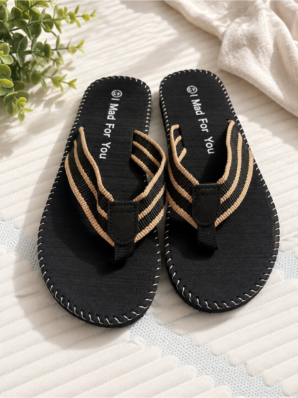 Women's Black & Tan Flip Flop Slippers